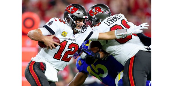 Tom Brady rompe tres récords en un juego